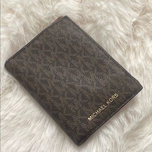 🤎Michael Kors Brown Wallet